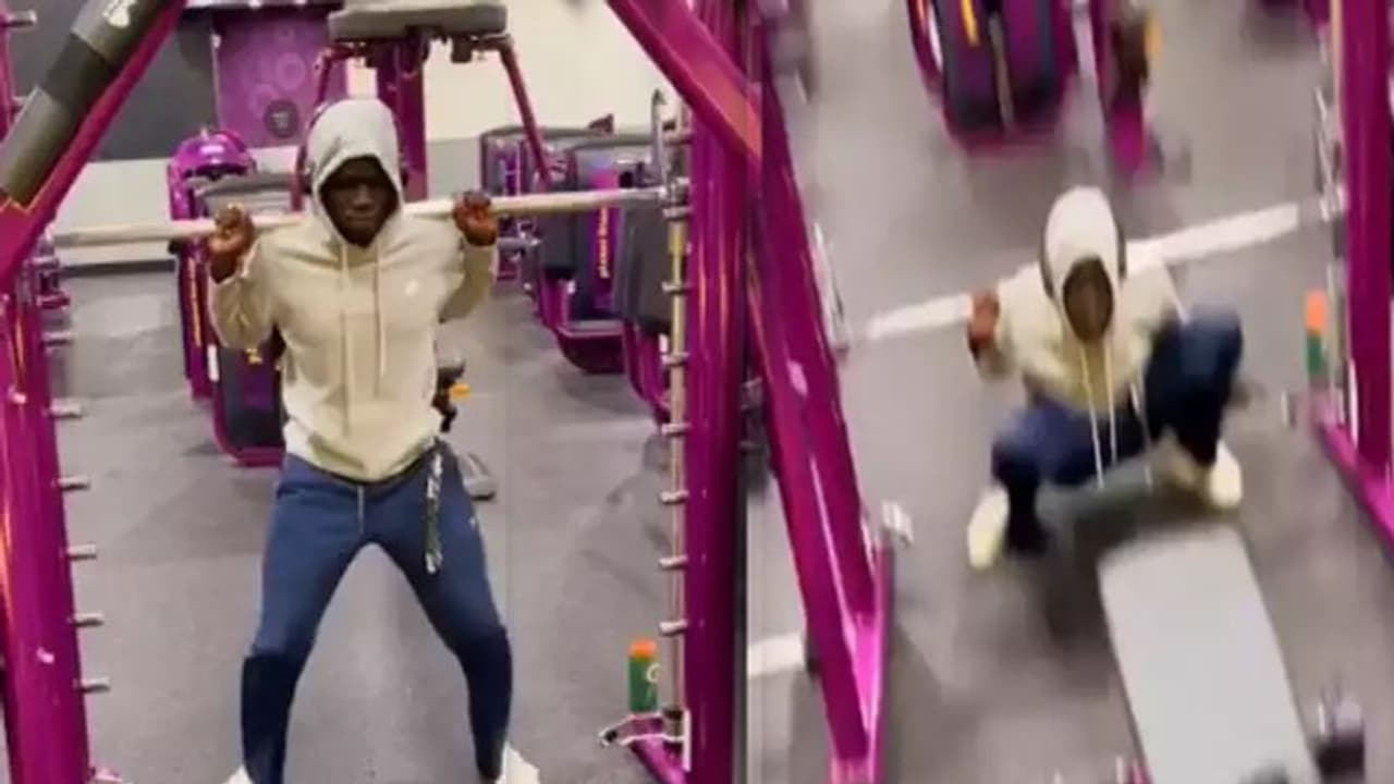 Video: जिम में बंदे ने हद से ज्यादा उठाया वजन, फिर जो हुआ उसे देख हिल जाओगे Video: जिम में बंदे ने हद से ज्यादा उठाया वजन, फिर जो हुआ उसे देख हिल जाओगे