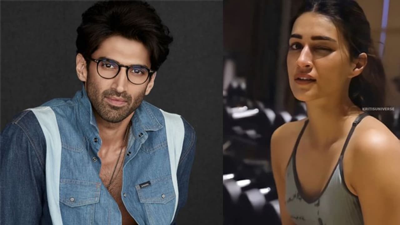 पार्टी में आदित्य रॉय कपूर के साथ कोने में क्या कर रही थीं कृति सेनन? करन के सवाल का एक्ट्रेस ने दिया यह जवाब पार्टी में आदित्य रॉय कपूर के साथ कोने में क्या कर रही थीं कृति सेनन? करन के सवाल का एक्ट्रेस ने दिया यह जवाब