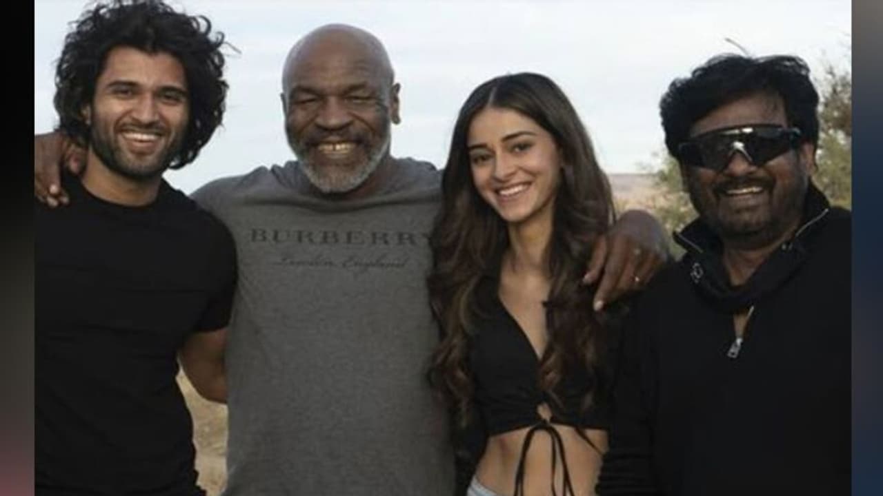 Liger: डायरेक्टर की जिद के आगे नहीं चली किसी की, इस स्टार पर फूंके करोड़ों, अब पीछे पड़े ये लोग Liger: डायरेक्टर की जिद के आगे नहीं चली किसी की, इस स्टार पर फूंके करोड़ों, अब पीछे पड़े ये लोग