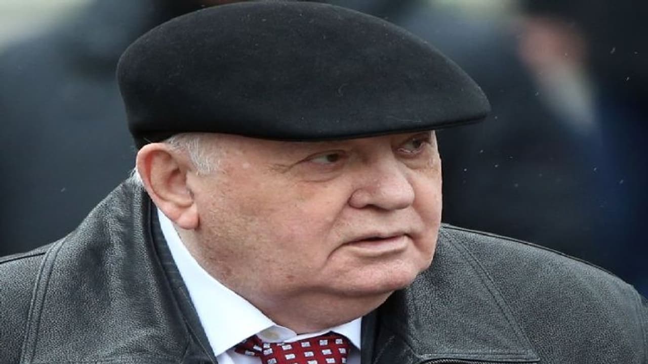 ‘কলঙ্কিত নায়ক’ নাকি ‘গণতন্ত্রের পূজারী’, কে এই মিখাইল গর্বাচেভ?