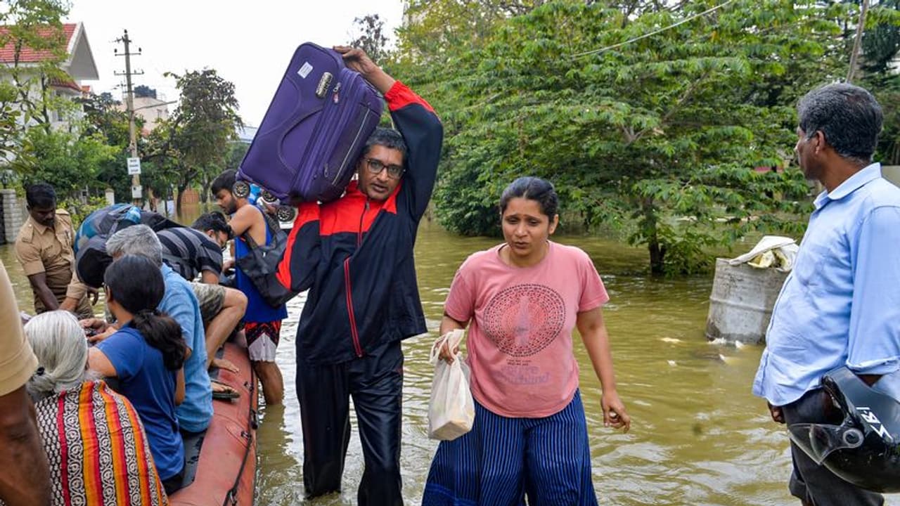 Monsoon Update: दिल्ली में 14 साल में सबसे कम बारिश, कई राज्यों में फसलों पर पड़ेगा असर