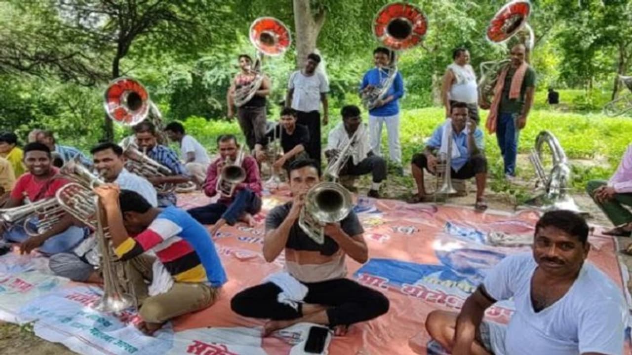 आगरा में दो साल बाद राम बारात को शानदार बनाने के लिए शुरू हुई तैयारियां, जानिए क्या होगा खास आगरा में दो साल बाद राम बारात को शानदार बनाने के लिए शुरू हुई तैयारियां, जानिए क्या होगा खास