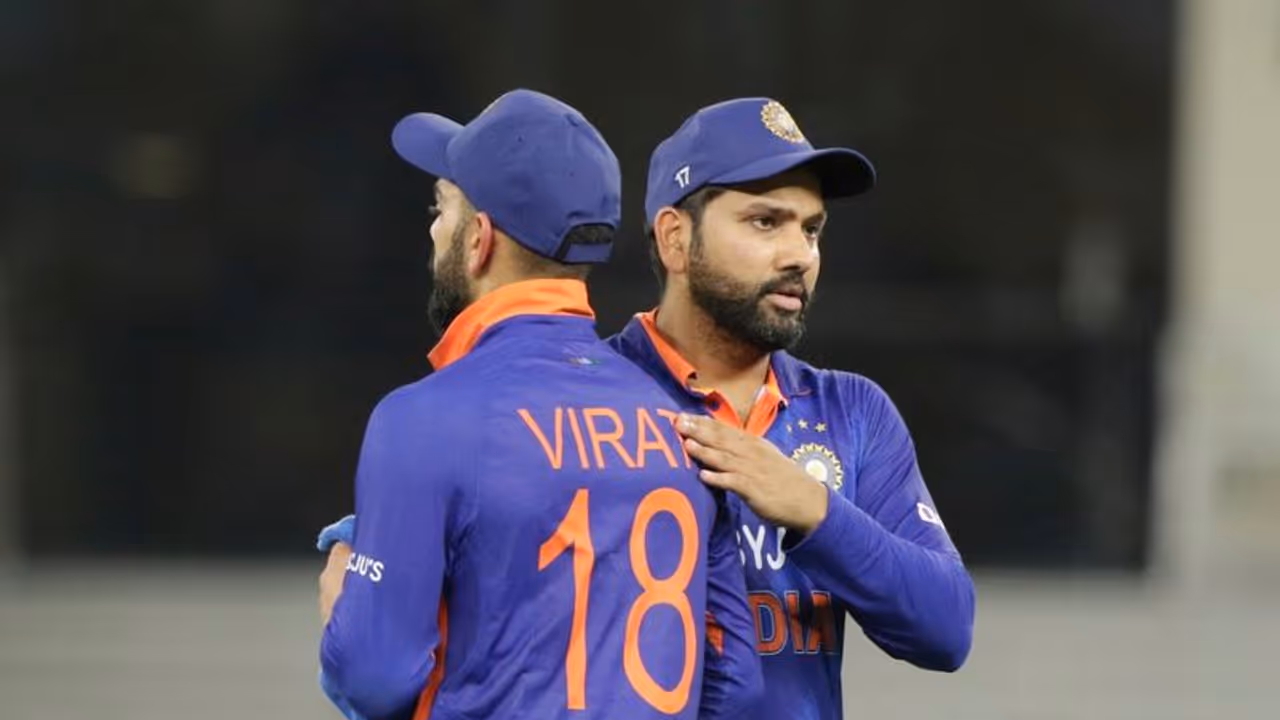 एशिया कप: टी20 वर्ल्ड कप की तैयारी के लिए इस प्लान पर कम रही टीम इंडिया, हर मुकाबले से निकल रहे विनर एशिया कप: टी20 वर्ल्ड कप की तैयारी के लिए इस प्लान पर कम रही टीम इंडिया, हर मुकाबले से निकल रहे विनर