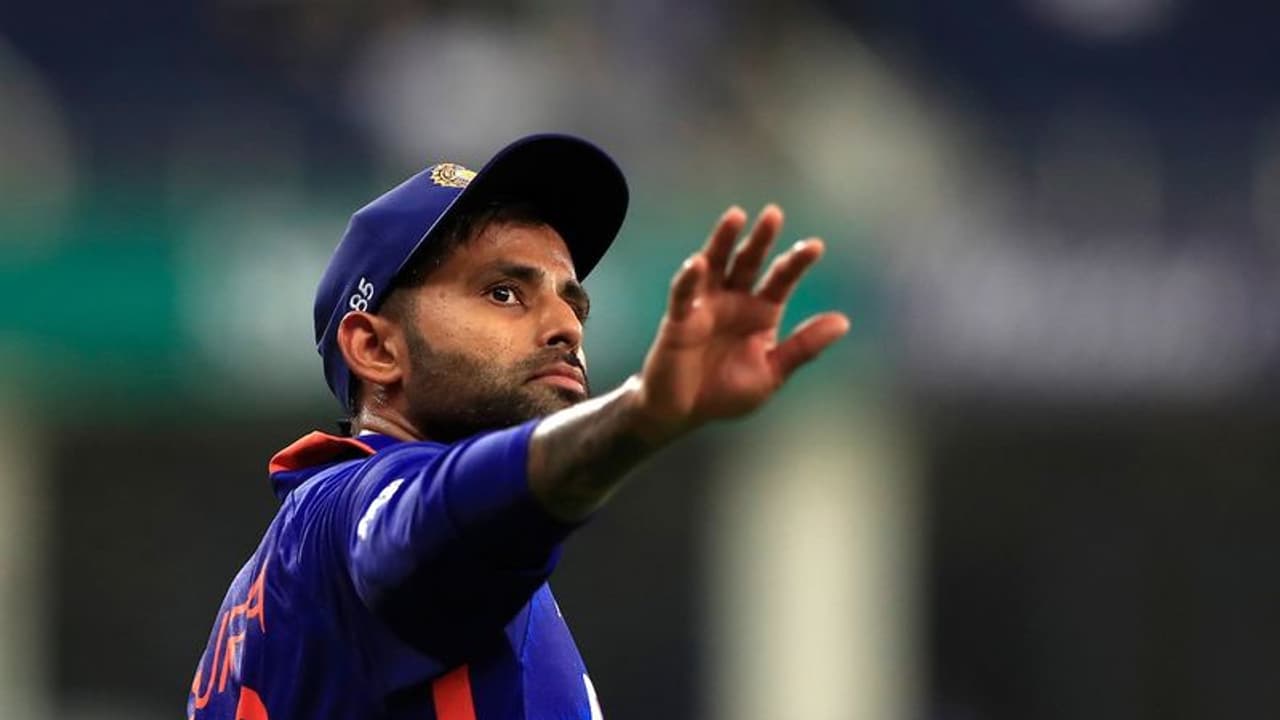 6 बॉल पर 26 रन जड़ने वाले एलीट क्लब में शामिल हुए सूर्या, 1 ओवर 4 छक्के उड़ाने वाले इन खिलाड़ियों से निकले आगे 6 बॉल पर 26 रन जड़ने वाले एलीट क्लब में शामिल हुए सूर्या, 1 ओवर 4 छक्के उड़ाने वाले इन खिलाड़ियों से निकले आगे