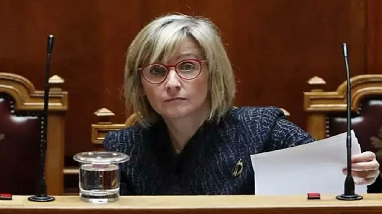 इंडिया की प्रेग्नेंट महिला की मौत पर पुर्तगाल की हेल्थ मिनिस्टर को देना पड़ा इस्तीफा, जानें क्यों... इंडिया की प्रेग्नेंट महिला की मौत पर पुर्तगाल की हेल्थ मिनिस्टर को देना पड़ा इस्तीफा, जानें क्यों...