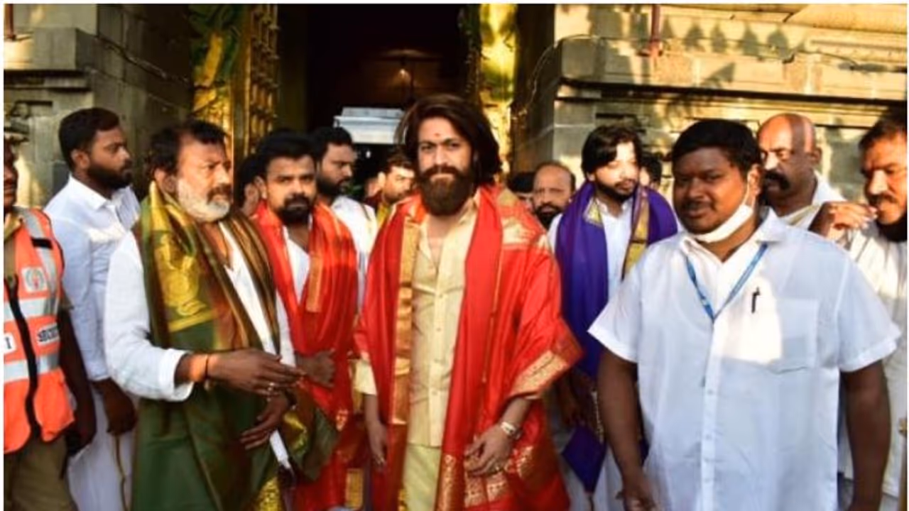 ರಾಮ ಮಂದಿರ ನಿರ್ಮಾಣಕ್ಕೆ ಯಶ್ 50 ಕೋಟಿ ರೂ. ದೇಣಿಗೆ; ವೈರಲ್ ಸುದ್ದಿಯ ಅಸಲಿಯತ್ತೇನು? ರಾಮ ಮಂದಿರ ನಿರ್ಮಾಣಕ್ಕೆ ಯಶ್ 50 ಕೋಟಿ ರೂ. ದೇಣಿಗೆ; ವೈರಲ್ ಸುದ್ದಿಯ ಅಸಲಿಯತ್ತೇನು?