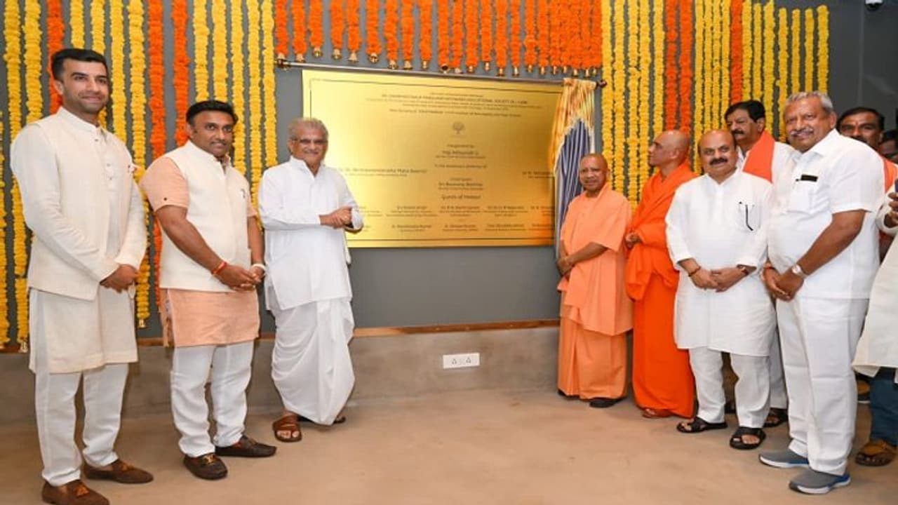 ಸಿಎಂ ಬೊಮ್ಮಾಯಿಯವರನ್ನ ಯೋಗಿ ಎಂದು ಬಣ್ಣಿಸಿದ ಯೋಗಿ ಆದಿತ್ಯನಾಥ್