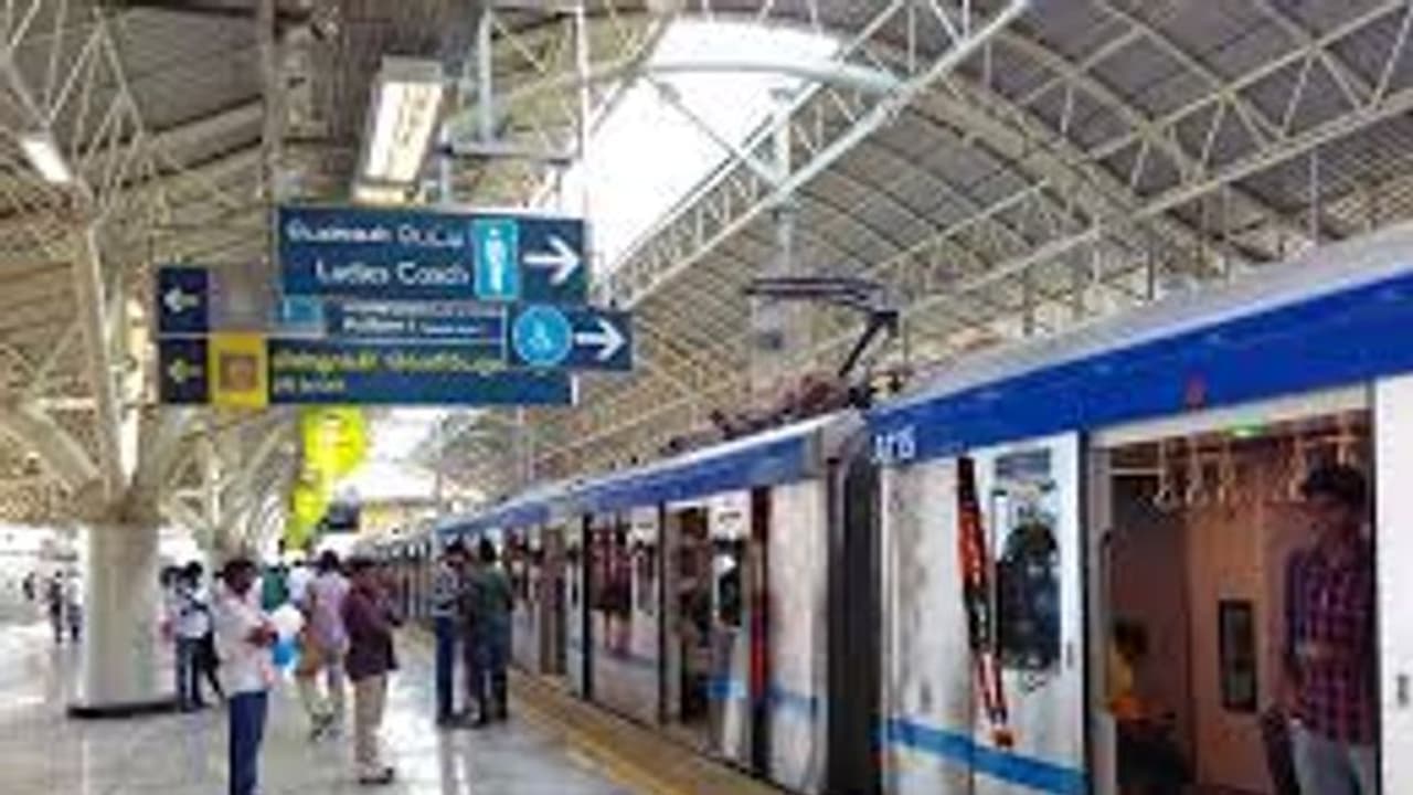 பொறியியல் பட்டதாரிகள் கவனத்திற்கு.. சென்னை மெட்ரோவில் ரூ.2 லட்சம் சம்பளத்தில் வேலை.. எப்படி விண்ணப்பிப்பது..? பொறியியல் பட்டதாரிகள் கவனத்திற்கு.. சென்னை மெட்ரோவில் ரூ.2 லட்சம் சம்பளத்தில் வேலை.. எப்படி விண்ணப்பிப்பது..?