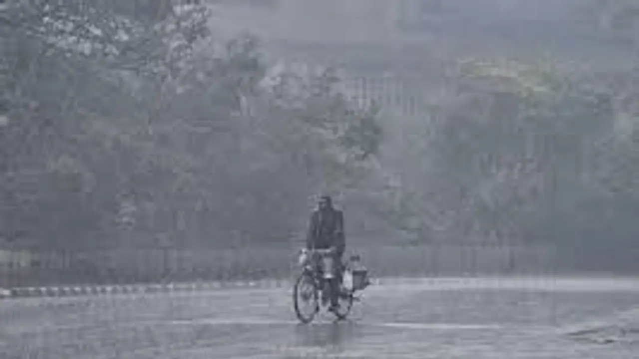 அலர்ட் !! சென்னையில் மழை தொடரும்.. இன்னும் சில மணி நேரத்தில் அடித்து ஊற்றப் போகும் மழை.. அலர்ட் !! சென்னையில் மழை தொடரும்.. இன்னும் சில மணி நேரத்தில் அடித்து ஊற்றப் போகும் மழை..