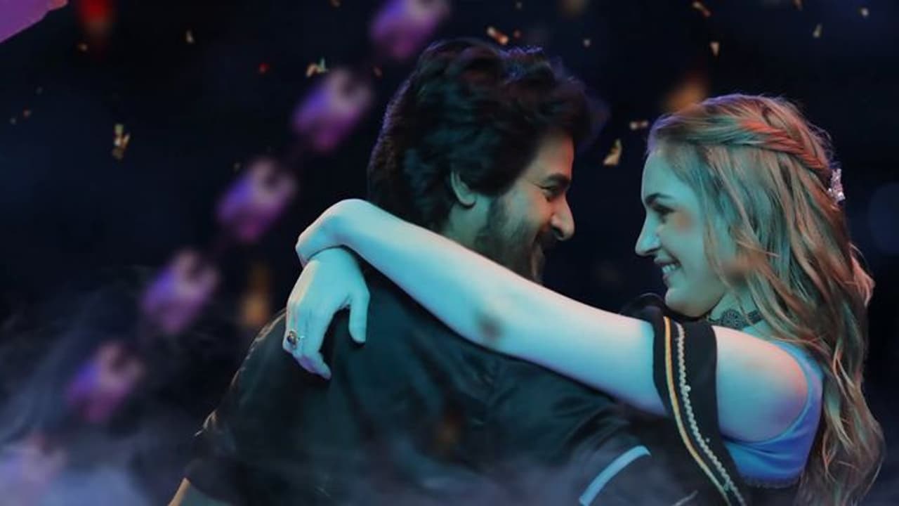 சிவகார்த்திகேயன் நடித்துள்ள 'பிரின்ஸ்' படத்தின் பிம்பிலிக்கி பிளாப்பி பர்ஸ்ட் சிங்கிள் வெளியானது! சிவகார்த்திகேயன் நடித்துள்ள 'பிரின்ஸ்' படத்தின் பிம்பிலிக்கி பிளாப்பி பர்ஸ்ட் சிங்கிள் வெளியானது!