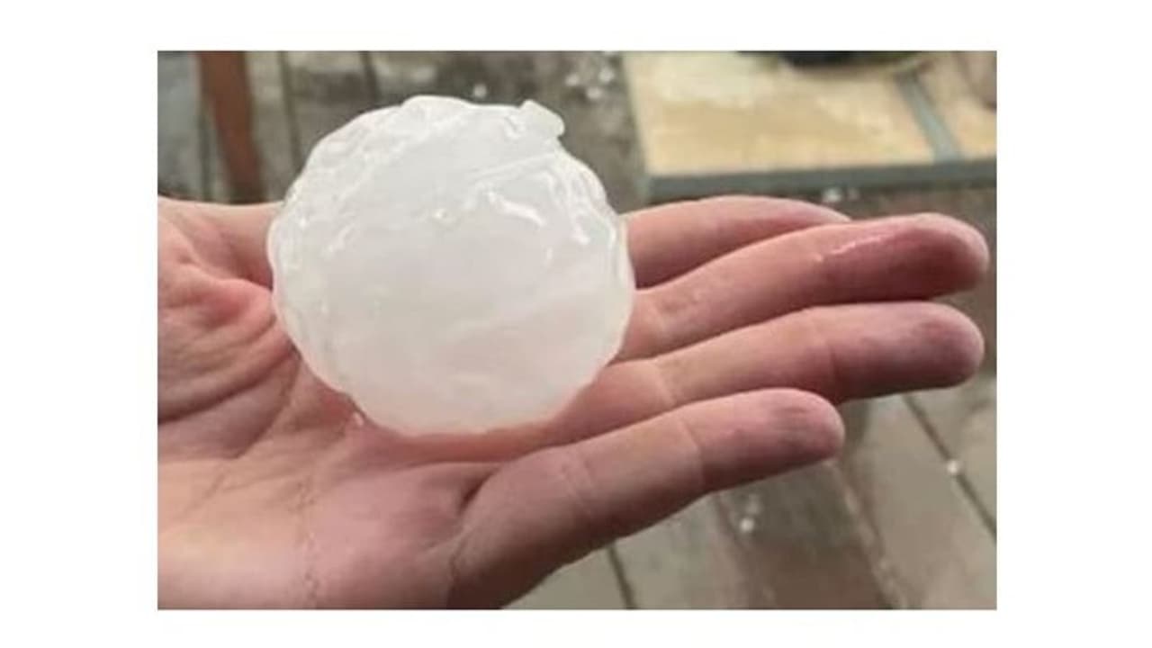 HailStorms in Spain: ಆಲಿಕಲ್ಲು ಬಿದ್ದು 20 ತಿಂಗಳ ಮಗು ಬಲಿ, 50 ಮಂದಿಗೆ ಗಾಯ: ನೆಟ್ಟಿಗರ ದಿಗ್ಭ್ರಮೆ HailStorms in Spain: ಆಲಿಕಲ್ಲು ಬಿದ್ದು 20 ತಿಂಗಳ ಮಗು ಬಲಿ, 50 ಮಂದಿಗೆ ಗಾಯ: ನೆಟ್ಟಿಗರ ದಿಗ್ಭ್ರಮೆ