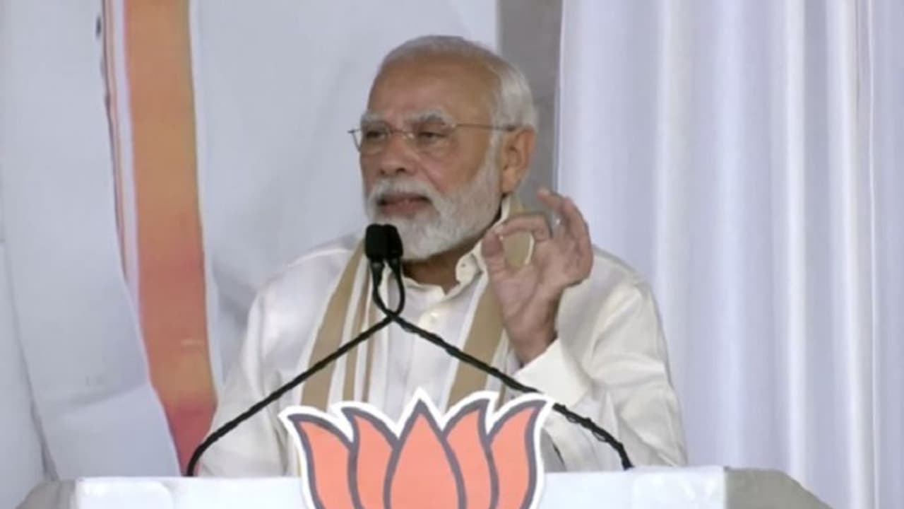 ಭರ್ಜರಿ ಭಾಷಣಗಳು, ಭರಪೂರ ಭರವಸೆಗಳು ಏನಾದವು? ಮಂಗಳೂರಿಗೆ ಬರುತ್ತಿರುವ ಮೋದಿಗೆ ಕೈ ಪ್ರಶ್ನೆ ಭರ್ಜರಿ ಭಾಷಣಗಳು, ಭರಪೂರ ಭರವಸೆಗಳು ಏನಾದವು? ಮಂಗಳೂರಿಗೆ ಬರುತ್ತಿರುವ ಮೋದಿಗೆ ಕೈ ಪ್ರಶ್ನೆ