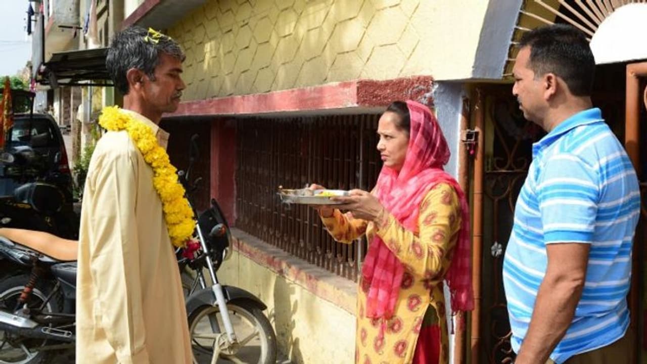 ചാരവൃത്തിക്കേസില് 28 വര്ഷം പാക് ജയിലില്, ഒടുവില് കുല്ദീപ് ഇന്ത്യന് മണ്ണിലെത്തി! ചാരവൃത്തിക്കേസില് 28 വര്ഷം പാക് ജയിലില്, ഒടുവില് കുല്ദീപ് ഇന്ത്യന് മണ്ണിലെത്തി!