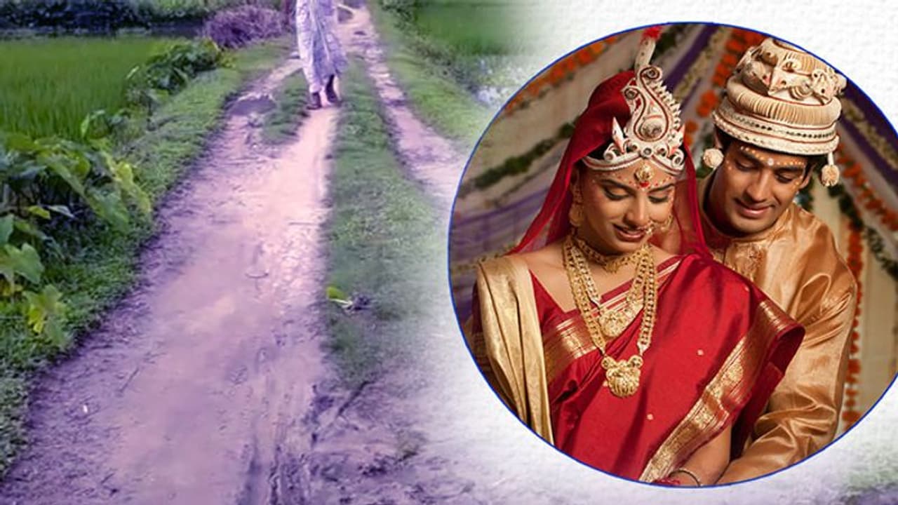 মেয়েদের বিয়ে ভেঙে যাচ্ছে রাস্তার কারণে, তাই পাকা রাস্তার দাবিতে বিক্ষোভ গ্রামবাসীদের 