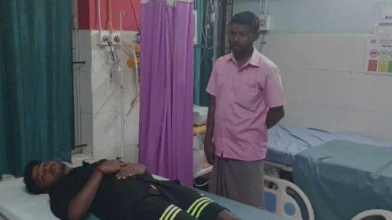 ഓണാഘോഷത്തിന് പിന്നാലെ 'ഓണത്തല്ല്'; അട്ടപ്പാടി കോളേജിൽ സംഘർഷം, വിദ്യാർത്ഥികൾ ചേരിതിരിഞ്ഞ് ഏറ്റുമുട്ടി