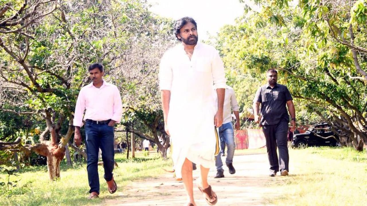 పవన్ కల్యాణ్ ఏరికోరే ఈ శాఖలు తీసుకున్నారు... హోంశాఖను ఎందుకు వద్దనుకున్నారో తెలుసా..? పవన్ కల్యాణ్ ఏరికోరే ఈ శాఖలు తీసుకున్నారు... హోంశాఖను ఎందుకు వద్దనుకున్నారో తెలుసా..?