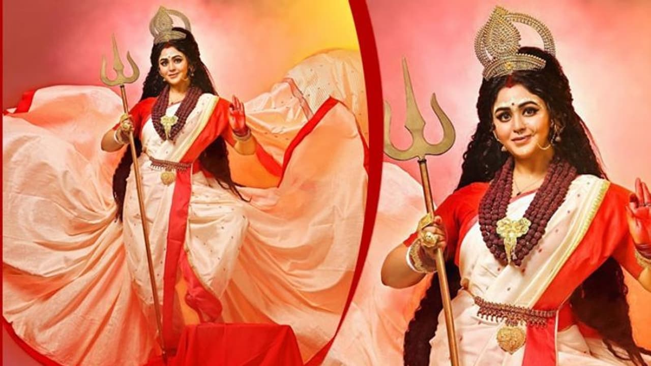 সাক্ষাৎ যেন দেবী দূর্গা, ত্রিশূল হাতে ছবি পোস্ট ঋতাভরীর, মাতৃরূপে মুগ্ধ অনুরাগীরা সাক্ষাৎ যেন দেবী দূর্গা, ত্রিশূল হাতে ছবি পোস্ট ঋতাভরীর, মাতৃরূপে মুগ্ধ অনুরাগীরা