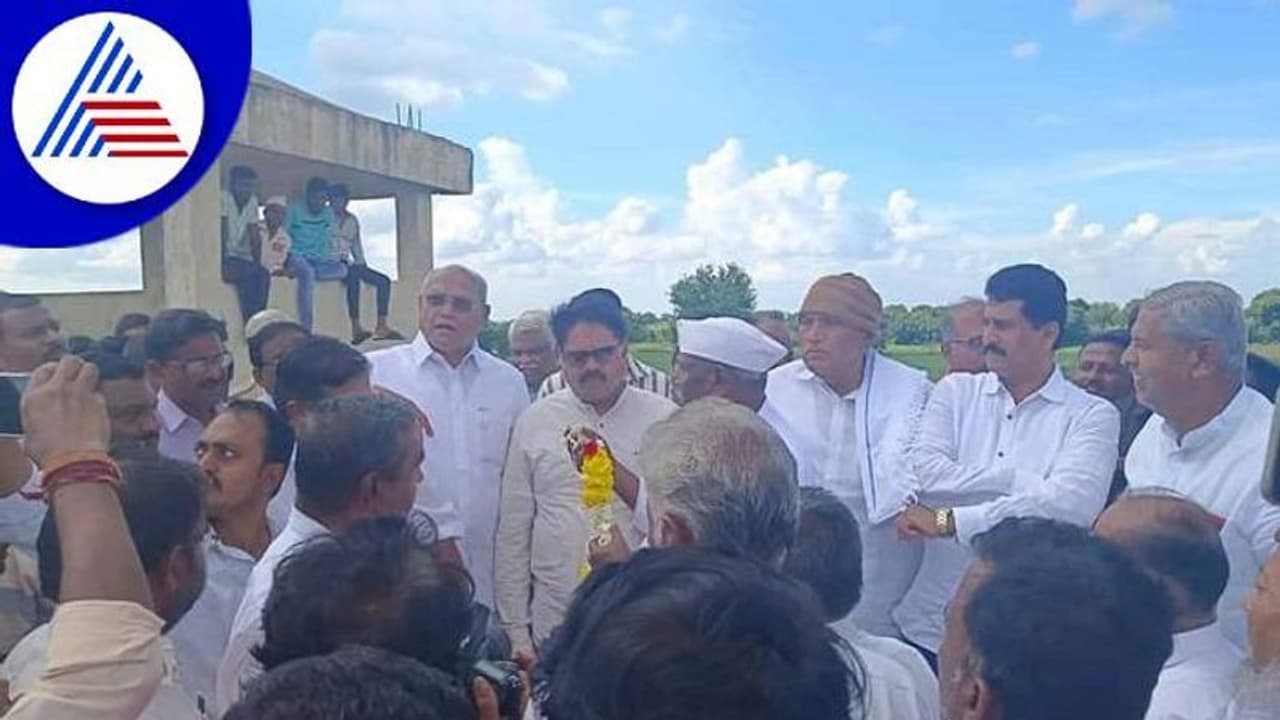 ಹುನಗುಂದ: ಮರೋಳ ಏತ ನೀರಾವರಿ ಯೋಜನೆ ಕಳಪೆ: ಅಭಯ ಪಾಟೀಲ ಹುನಗುಂದ: ಮರೋಳ ಏತ ನೀರಾವರಿ ಯೋಜನೆ ಕಳಪೆ: ಅಭಯ ಪಾಟೀಲ