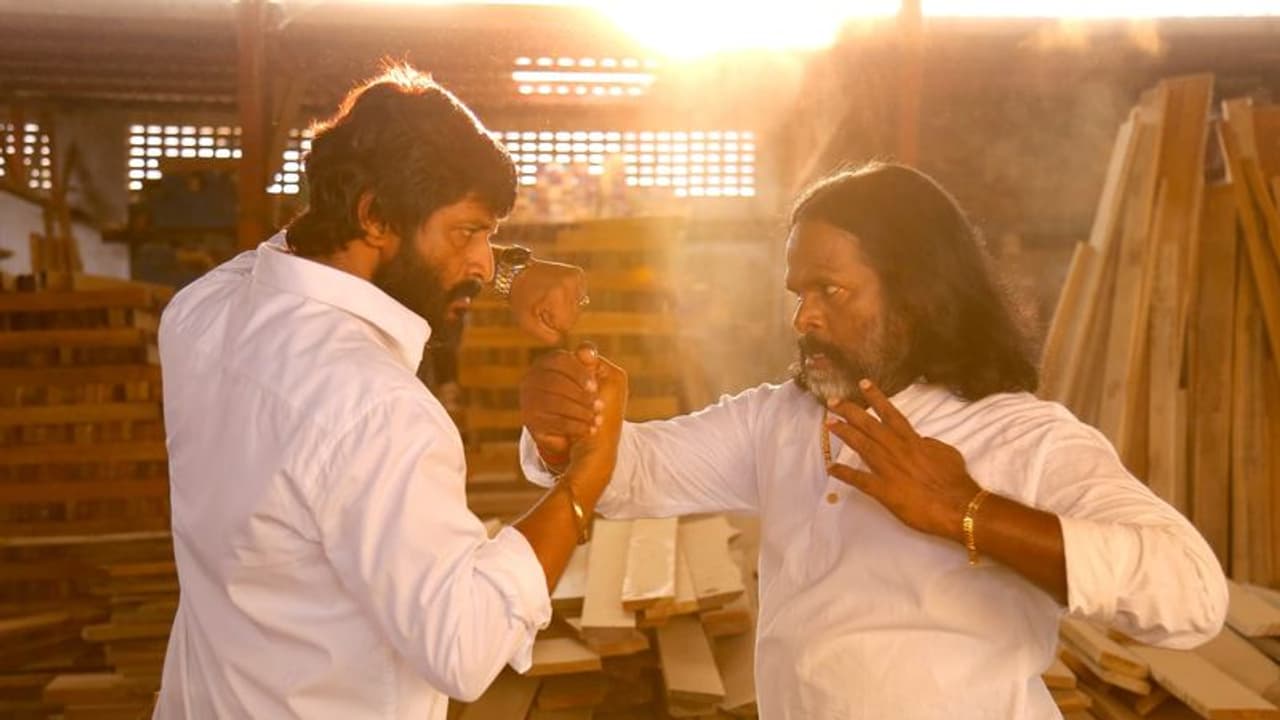 ரோப் இல்லாமல், டூப் இல்லாமல் நடிகர் கிஷோரிடம் சண்டை போட்ட குங்ஃபூ மாஸ்டர் ராஜநாயகம்! ரோப் இல்லாமல், டூப் இல்லாமல் நடிகர் கிஷோரிடம் சண்டை போட்ட குங்ஃபூ மாஸ்டர் ராஜநாயகம்!