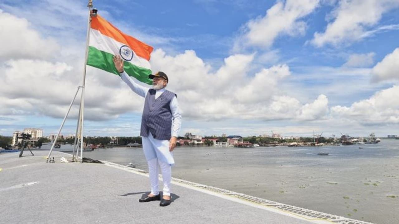 అనుభూతిని మాటల్లో చెప్పలేను.. ఐఎన్ఎస్ విక్రాంత్ వీడియోను షేర్ చేసిన ప్రధాని.. అనుభూతిని మాటల్లో చెప్పలేను.. ఐఎన్ఎస్ విక్రాంత్ వీడియోను షేర్ చేసిన ప్రధాని..