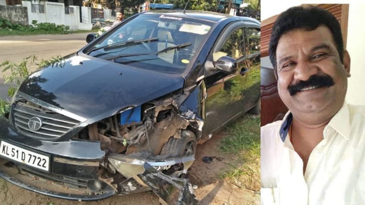 വണ്ടി ഓടിക്കുന്നതിനിടെ ഡ്രൈവർക്ക് ഹൃദയാഘാതം, നിർത്താൻ ശ്രമിക്കവെ ഡ്രൈവർ മരിച്ചു, കാർ ഭിത്തിയിലിടിച്ച് തകർന്നു വണ്ടി ഓടിക്കുന്നതിനിടെ ഡ്രൈവർക്ക് ഹൃദയാഘാതം, നിർത്താൻ ശ്രമിക്കവെ ഡ്രൈവർ മരിച്ചു, കാർ ഭിത്തിയിലിടിച്ച് തകർന്നു