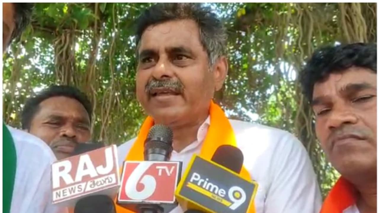 మానకొండూరులో ప్రజా గోస బీజేపీ భరోసా బైక్ ర్యాలీ ప్రారంభించిన కొండా విశ్వేశ్వర్ రెడ్డి మానకొండూరులో ప్రజా గోస బీజేపీ భరోసా బైక్ ర్యాలీ ప్రారంభించిన కొండా విశ్వేశ్వర్ రెడ్డి