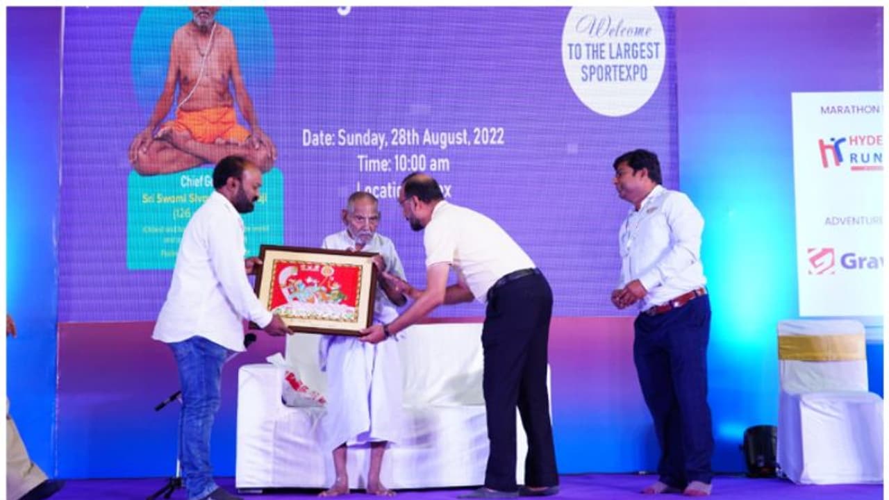 ఘర్ ఘర్ జిఐ .. కొత్త సంప్రదాయానికి శ్రీకారం.. చిన్న కళాకారులకు ప్రోత్సాహం ఘర్ ఘర్ జిఐ .. కొత్త సంప్రదాయానికి శ్రీకారం.. చిన్న కళాకారులకు ప్రోత్సాహం