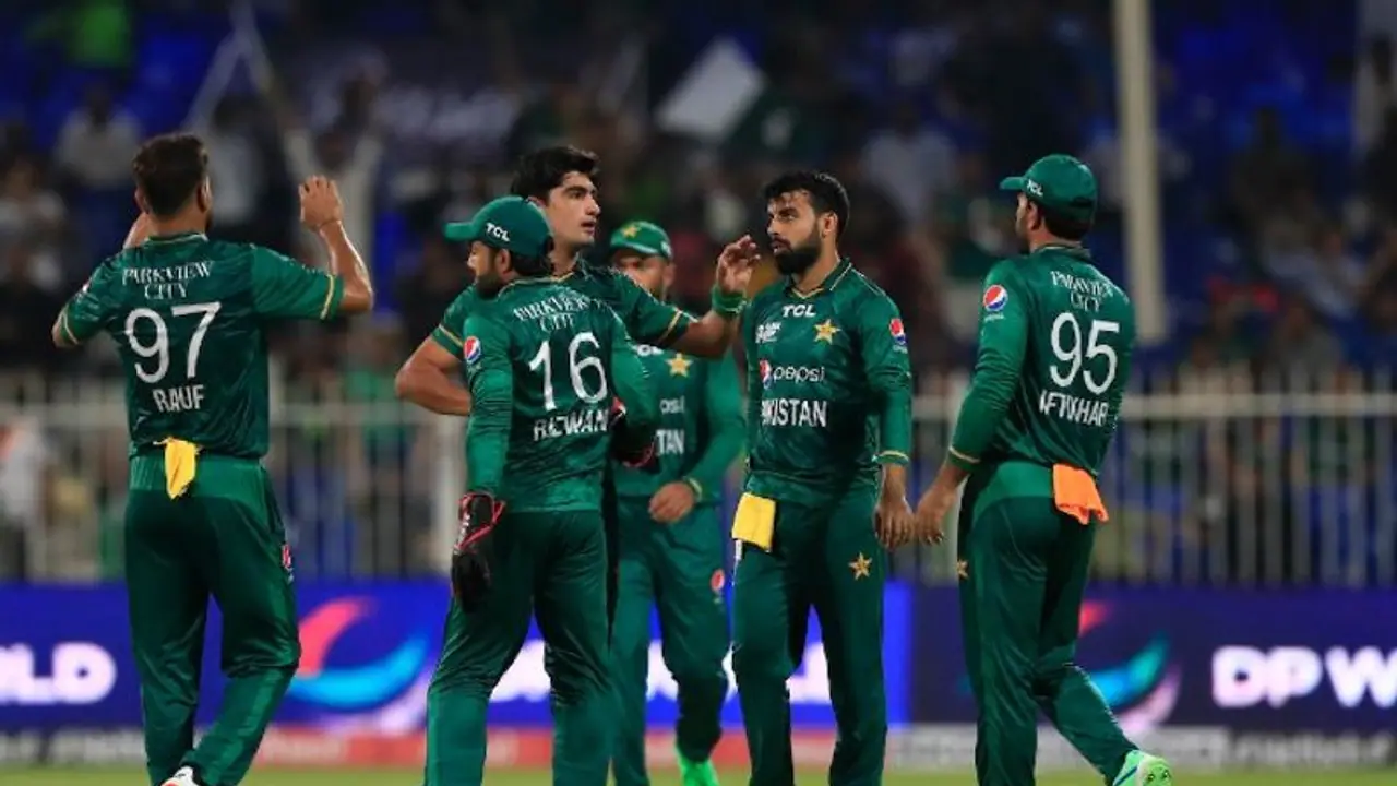 ৩৮ রানে অলআউট হংকং, ১৫৫ রানের রেকর্ড জয়ে এশিয়া কাপের সুপার ফোরো পাকিস্তান ৩৮ রানে অলআউট হংকং, ১৫৫ রানের রেকর্ড জয়ে এশিয়া কাপের সুপার ফোরো পাকিস্তান