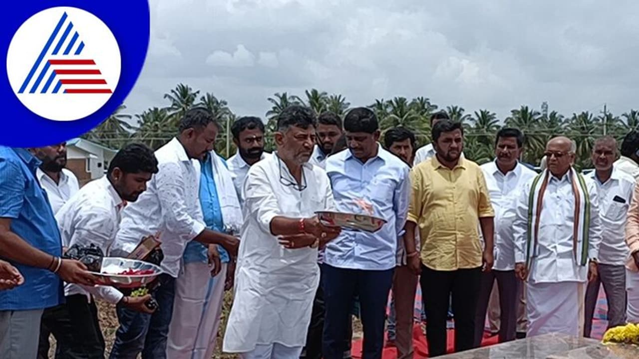 ನೆರೆ ಸಂತ್ರ​ಸ್ತರ ನೆರ​ವಿಗೆ ಸಿಎಂ ಬೊಮ್ಮಾಯಿ ಧಾವಿಸಲಿ: ಡಿಕೆಶಿ