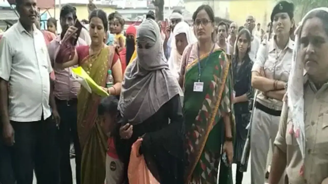 ससुराल में रहना है तो ननद के पति और देवर से बनाओ संबंध, भरी पंचायत में पति ने भी किया था गंदा काम