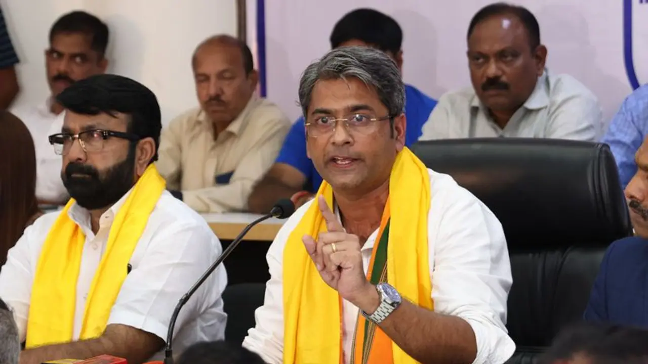 ನಾವಿಲ್ಲಿ ಕನಸುಗಳ ಮಾರಾಟಕ್ಕೆ ಬಂದಿಲ್ಲ: AIFF ನೂತನ ಅಧ್ಯಕ್ಷ ಕಲ್ಯಾಣ್ ಚೌಬೆ ದಿಟ್ಟ ನುಡಿ ನಾವಿಲ್ಲಿ ಕನಸುಗಳ ಮಾರಾಟಕ್ಕೆ ಬಂದಿಲ್ಲ: AIFF ನೂತನ ಅಧ್ಯಕ್ಷ ಕಲ್ಯಾಣ್ ಚೌಬೆ ದಿಟ್ಟ ನುಡಿ