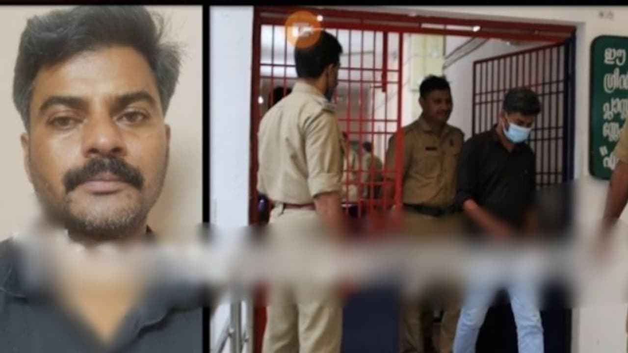 തട്ടിപ്പിന് പുതുവഴി, വില്ലേജ് ഓഫീസറുടെ വ്യാജ സീലും ഒപ്പും; വ്യാജ രേഖ നിര്മ്മിച്ചവരില് പ്രധാനി പിടിയില് തട്ടിപ്പിന് പുതുവഴി, വില്ലേജ് ഓഫീസറുടെ വ്യാജ സീലും ഒപ്പും; വ്യാജ രേഖ നിര്മ്മിച്ചവരില് പ്രധാനി പിടിയില്