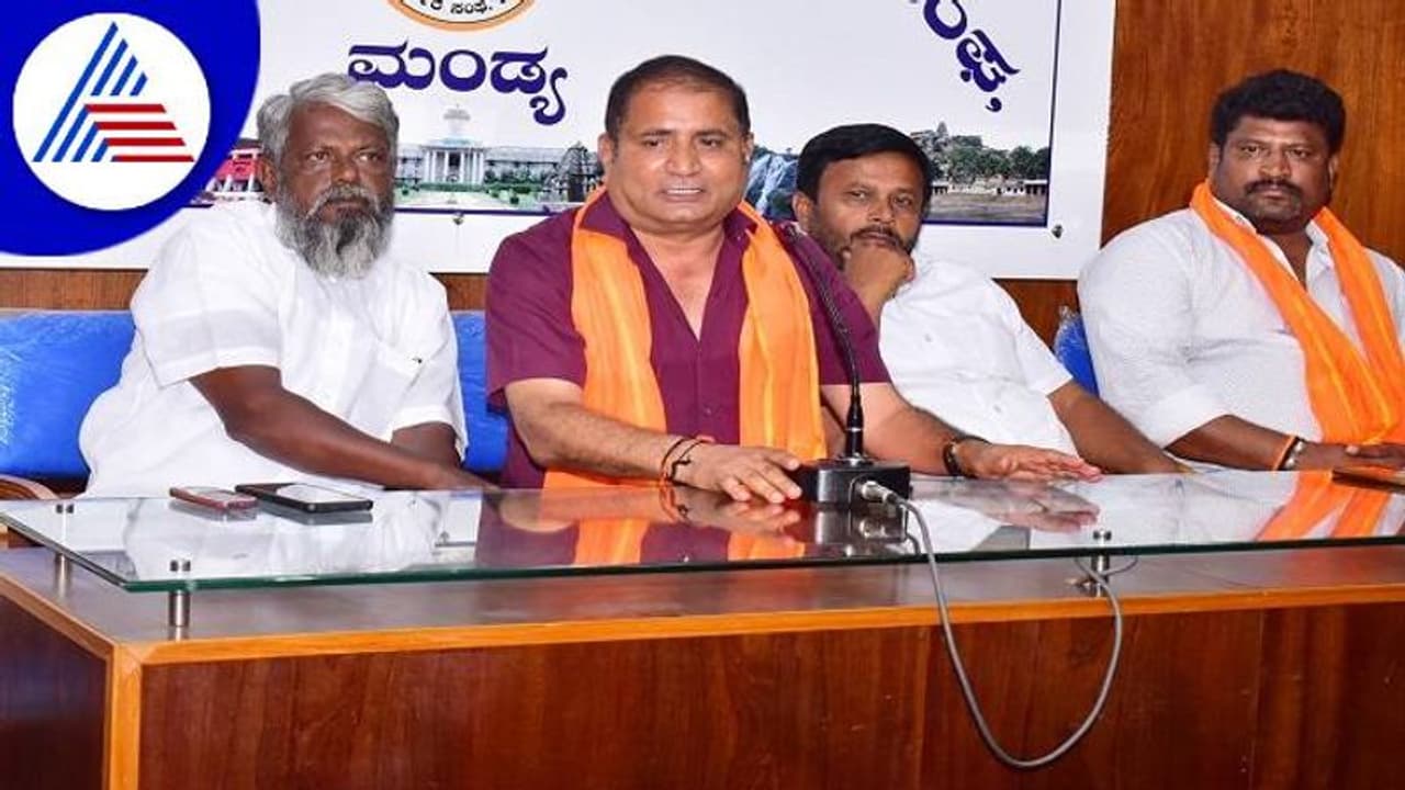 ಮಂಡ್ಯ ಜಿಲ್ಲೆಗೆ ಭರ್ಜರಿ ಕೊಡುಗೆ: ಸಿಎಂ ಬೊಮ್ಮಾಯಿಗೆ ಅದ್ಧೂರಿ ಸನ್ಮಾನ, ಉಮೇಶ್ ಮಂಡ್ಯ ಜಿಲ್ಲೆಗೆ ಭರ್ಜರಿ ಕೊಡುಗೆ: ಸಿಎಂ ಬೊಮ್ಮಾಯಿಗೆ ಅದ್ಧೂರಿ ಸನ್ಮಾನ, ಉಮೇಶ್