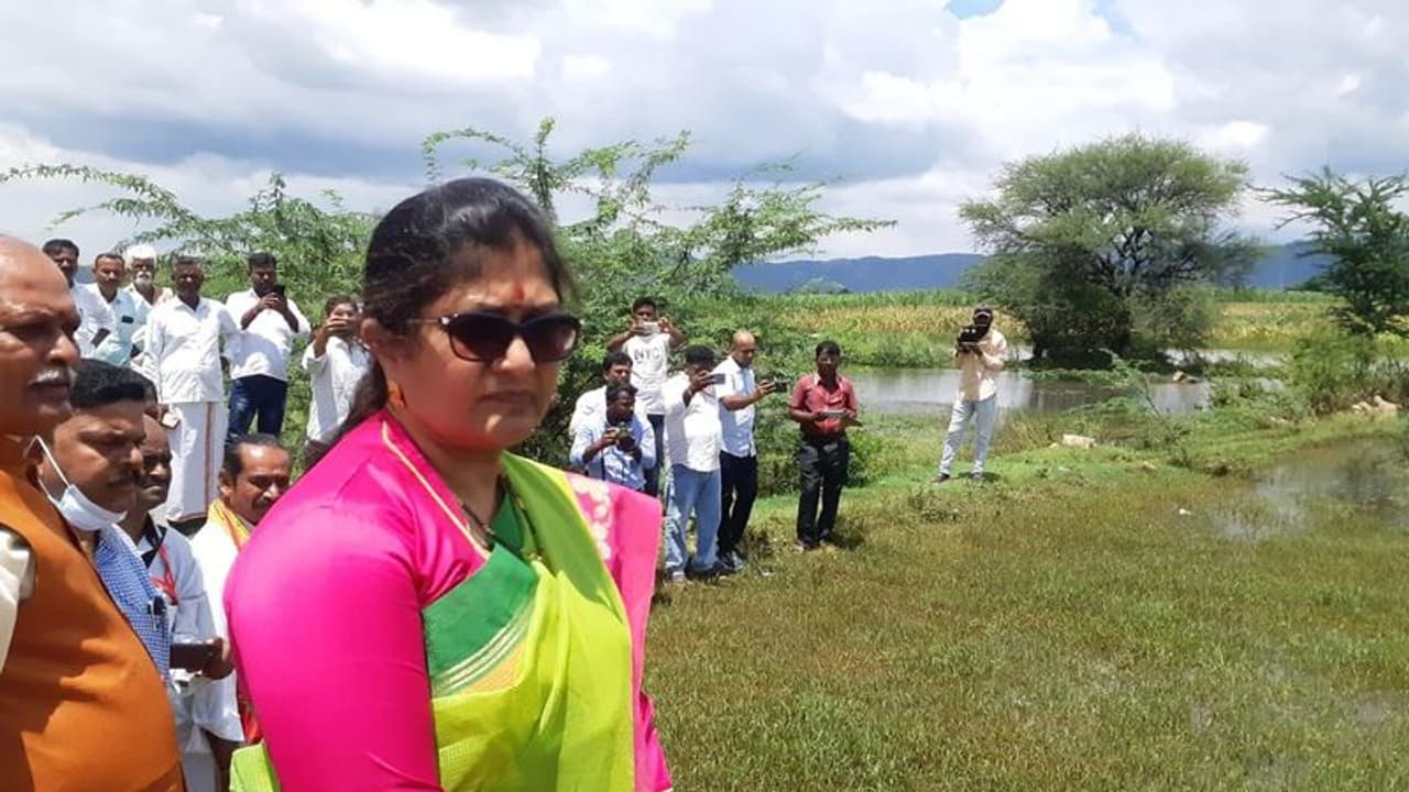 ಮಳೆ ಹಾನಿ; ರೈತರಿಗೆ .1.38 ಕೋಟಿ ಪರಿಹಾರ ಸಚಿವೆ ಶಶಿಕಲಾ ಜೊಲ್ಲೆ