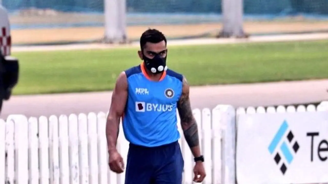 Asia Cup 2022: ಪಾಕ್ ಎದುರಿನ ಪಂದ್ಯಕ್ಕೂ ಮುನ್ನ ವಿಶೇಷ ಮಾಸ್ಕ್ ಧರಿಸಿ ಪ್ರಾಕ್ಟೀಸ್ ಮಾಡಿದ ಕೊಹ್ಲಿ..! Asia Cup 2022: ಪಾಕ್ ಎದುರಿನ ಪಂದ್ಯಕ್ಕೂ ಮುನ್ನ ವಿಶೇಷ ಮಾಸ್ಕ್ ಧರಿಸಿ ಪ್ರಾಕ್ಟೀಸ್ ಮಾಡಿದ ಕೊಹ್ಲಿ..!