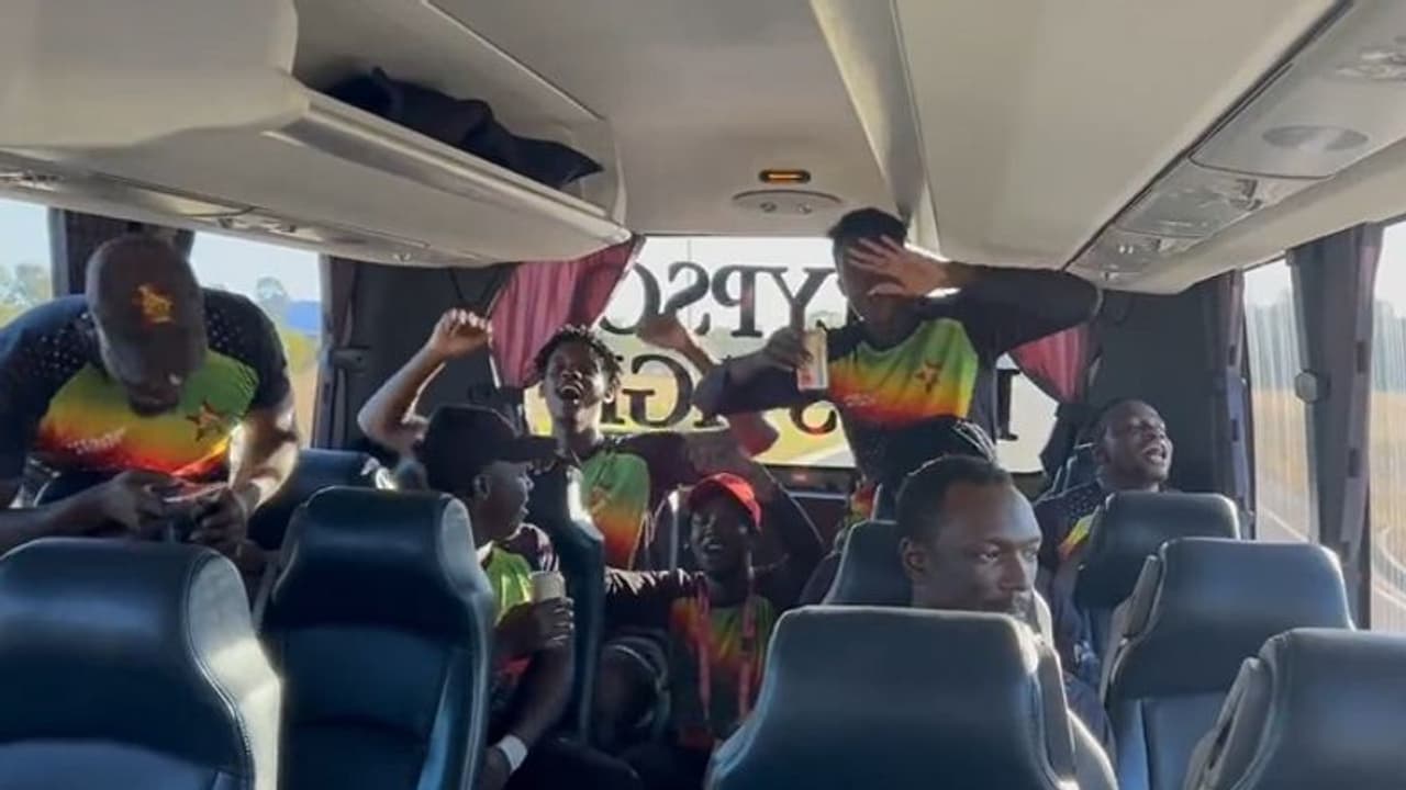 AUS vs ZIM ಆಸ್ಟ್ರೇಲಿಯಾ ವಿರುದ್ಧ ಜಿಂಬಾಬ್ವೆಗೆ ಐತಿಹಾಸಿಕ ಜಯ, ಬೀದಿ ಬೀದಿಯಲ್ಲಿ ಸಂಭ್ರಮ! AUS vs ZIM ಆಸ್ಟ್ರೇಲಿಯಾ ವಿರುದ್ಧ ಜಿಂಬಾಬ್ವೆಗೆ ಐತಿಹಾಸಿಕ ಜಯ, ಬೀದಿ ಬೀದಿಯಲ್ಲಿ ಸಂಭ್ರಮ!