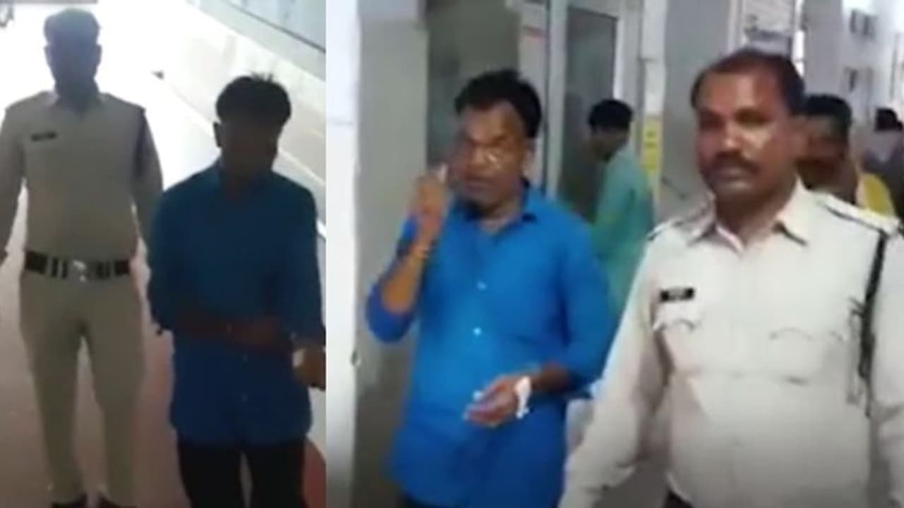 शॉकिंग वारदात: 55 साल के युवक ने 20 साल की लड़की को ट्रेन से उतारकर किया रेप, दरिंदे की ट्रिक चौंकाने वाली शॉकिंग वारदात: 55 साल के युवक ने 20 साल की लड़की को ट्रेन से उतारकर किया रेप, दरिंदे की ट्रिक चौंकाने वाली