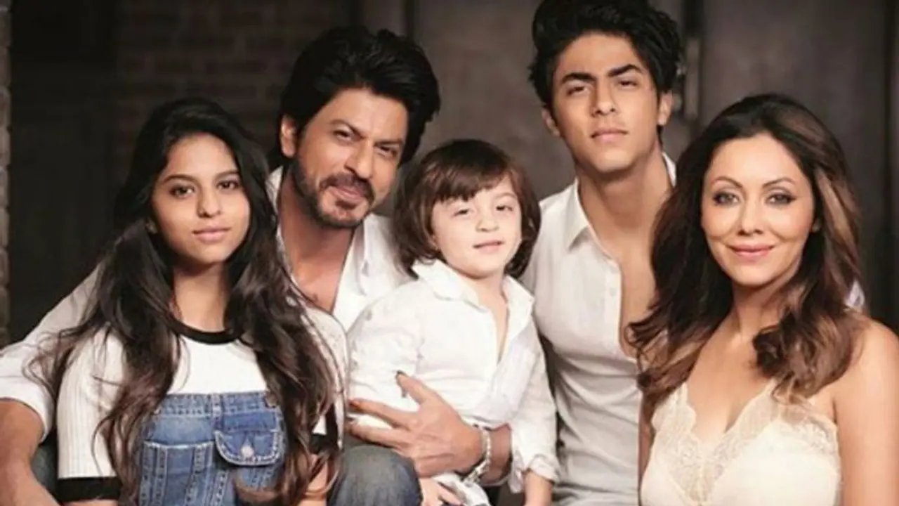 'ഷാരൂഖ് ഖാനും കുടുംബവും താമസം മാറി, ഇരുട്ടടി കിട്ടി കുറേ കച്ചവടക്കാര്‍' : വീഡിയോ വൈറല്‍ !