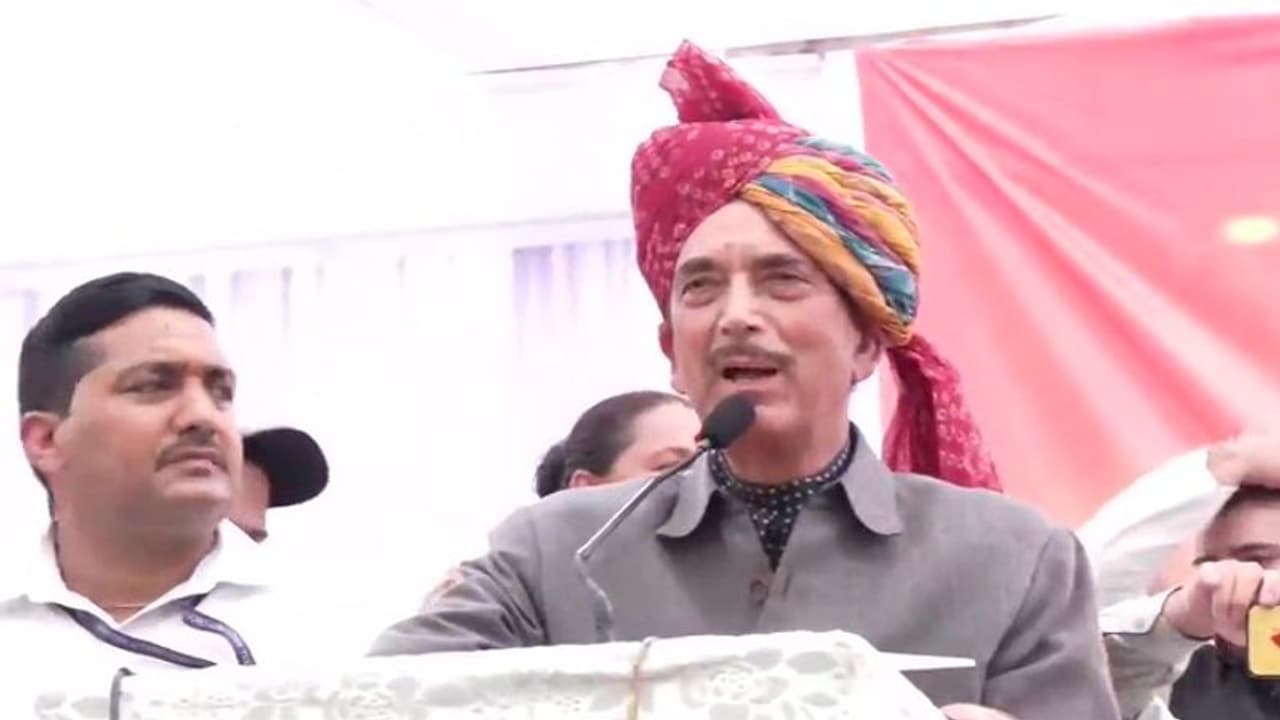 ಬಿಜೆಪಿಗೆ ಸವಾಲು ಹಾಕಲು ಕಾಂಗ್ರೆಸ್‌ನಿಂದ ಮಾತ್ರ ಸಾಧ್ಯ: ಮತ್ತೆ ‘ಕೈ’ ಹೊಗಳಿದ Ghulam Nabi Azad..!