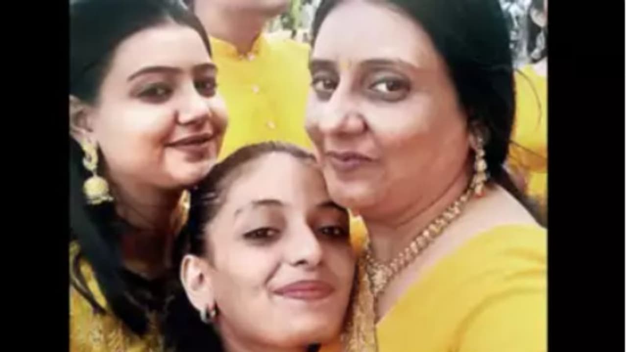 മര്‍ദ്ദിച്ചതിന് പ്രതികാരം; പത്താംക്ലാസുകാരിയെ കുത്തിക്കൊന്നു, മൃതദേഹം സ്യൂട്ട്കേസിലാക്കി ഉപേക്ഷിച്ച് മുങ്ങി