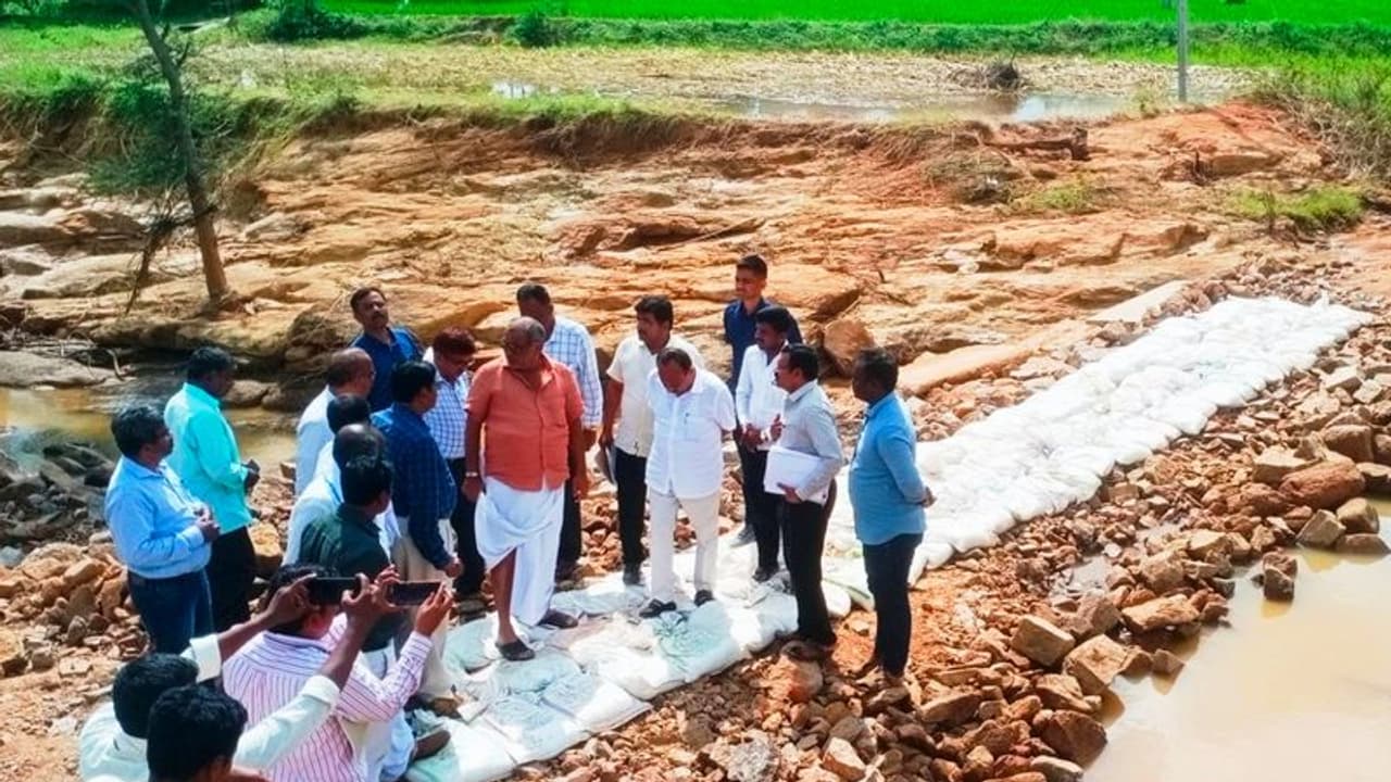 ನೀರಾವರಿ ಇಲಾಖೆಯ ಎಲ್ಲಾ ಕೆರೆಗಳು ಸುಭದ್ರ: ಸಚಿವ ಮಾಧುಸ್ವಾಮಿ ನೀರಾವರಿ ಇಲಾಖೆಯ ಎಲ್ಲಾ ಕೆರೆಗಳು ಸುಭದ್ರ: ಸಚಿವ ಮಾಧುಸ್ವಾಮಿ