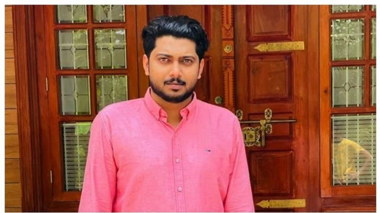 സ്വര്ണ്ണക്കടത്ത് സംഘം യുവാവിനെ കൊലപ്പെടുത്തിയിട്ട് ഒന്നര മാസം, പ്രധാന പ്രതികളെ പിടിക്കാതെ പൊലീസ് സ്വര്ണ്ണക്കടത്ത് സംഘം യുവാവിനെ കൊലപ്പെടുത്തിയിട്ട് ഒന്നര മാസം, പ്രധാന പ്രതികളെ പിടിക്കാതെ പൊലീസ്