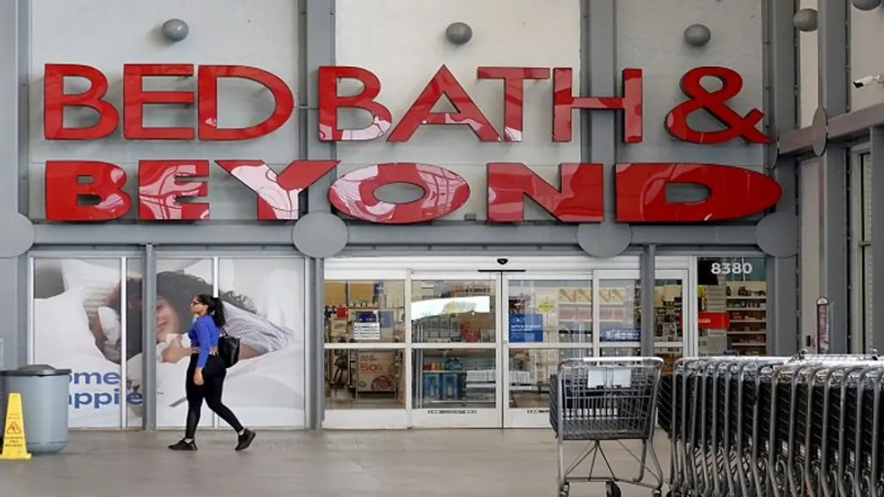 Bed Bath & Beyond CFO Gustavo Arnal plunges to death days after company announces layoffs Bed Bath & Beyond CFO Gustavo Arnal plunges to death days after company announces layoffs