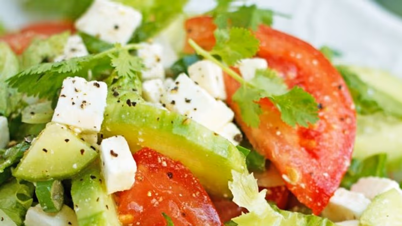 Weight Loss : വണ്ണം കുറയ്ക്കാനും പ്രമേഹം നിയന്ത്രിക്കാനുമെല്ലാം സഹായിക്കുന്ന 'ഹെല്‍ത്തി' സലാഡ്...