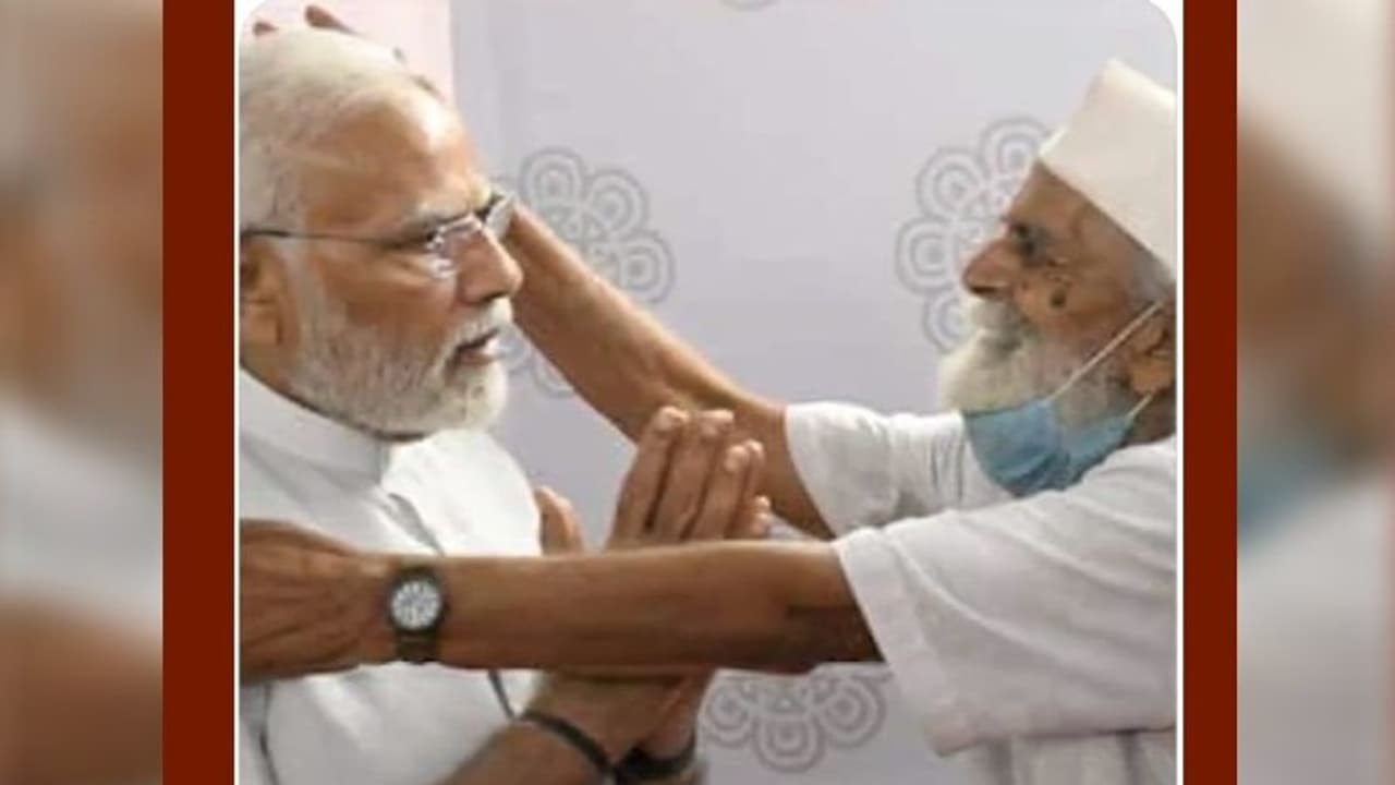 শিক্ষক দিবসে মর্মস্পর্শী টুইট নরেন্দ্র মোদীর, শ্রদ্ধায় অবনত হয়ে ভিডিও বার্তা প্রধানমন্ত্রীর