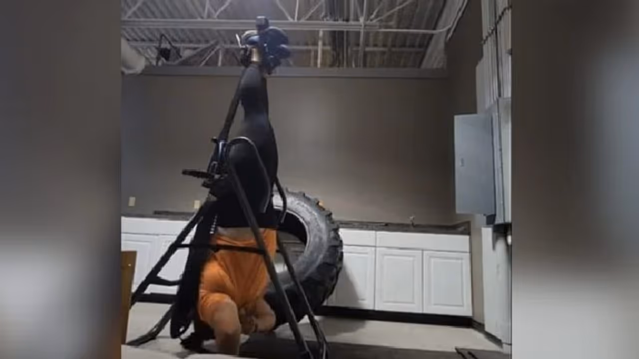 ജിമ്മിലെ ഉപകരണത്തില്‍ കുടുങ്ങി സ്ത്രീ; സ്മാര്‍ട് വാച്ച് ഉള്ളതുകൊണ്ട് രക്ഷയായി