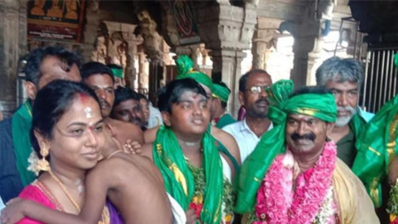 பொங்கல் தினத்தில் வங்கி தேர்வு நடத்திய மத்திய அரசு.! தைப்பூச தினத்தில் ஆதார் சிறப்பு முகாம் நடத்துவதா? சீமான் பொங்கல் தினத்தில் வங்கி தேர்வு நடத்திய மத்திய அரசு.! தைப்பூச தினத்தில் ஆதார் சிறப்பு முகாம் நடத்துவதா? சீமான்