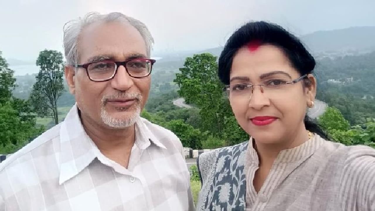 कौन हैं लालू को सजा सुनाने वाले जज की दु्ल्हन, जिन्होंने रिटायर्ड होने से पहले की शादी, दिलचस्प है लव स्टोरी कौन हैं लालू को सजा सुनाने वाले जज की दु्ल्हन, जिन्होंने रिटायर्ड होने से पहले की शादी, दिलचस्प है लव स्टोरी