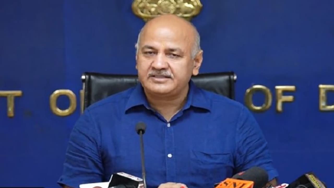 भगवान धन्वन्तरि को देवी मां कह बैठे सिसोदिया, सोशल मीडिया पर लोग पूछ रहे दारू के नशे में हो क्या? भगवान धन्वन्तरि को देवी मां कह बैठे सिसोदिया, सोशल मीडिया पर लोग पूछ रहे दारू के नशे में हो क्या?