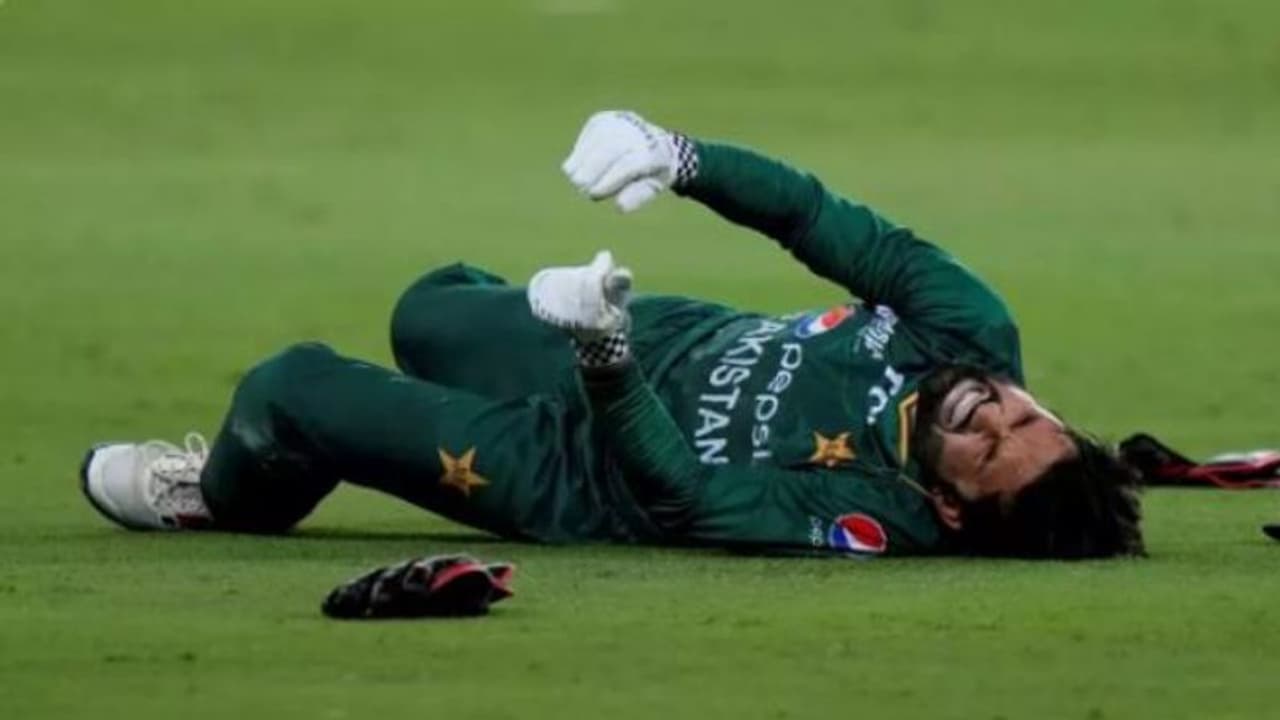 Asia Cup: மருத்துவமனையில் ரிஸ்வான்.. பாகிஸ்தானுக்கு பாதிப்பு Asia Cup: மருத்துவமனையில் ரிஸ்வான்.. பாகிஸ்தானுக்கு பாதிப்பு